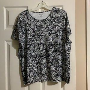 Black and white knit top.  2X.